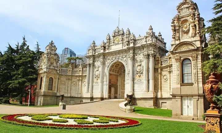 Dolmabahce Palace And Ancient Istanbul Tour D1